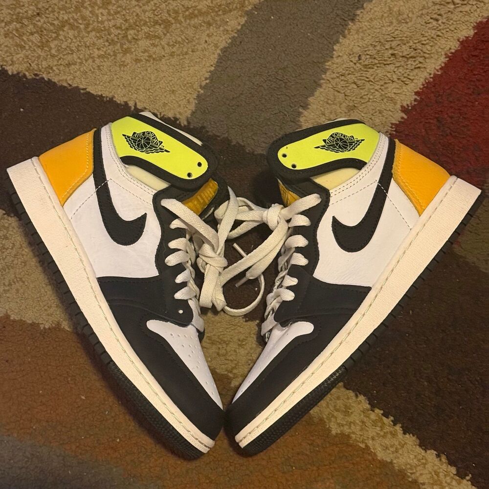 Jordan 1 High Volt GS shoes size 4Y